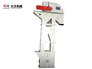 牽引構(gòu)件是鍛造環(huán)鏈，輸送量可達(dá)365m3/h，可提升50m