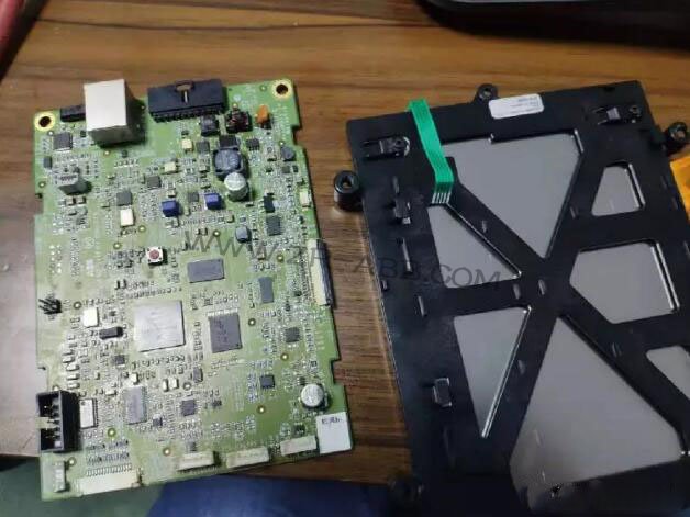 ABB機(jī)器人示教器3HAC028357-001故障維修